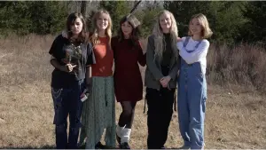 Задник до фильму"Autumn Stalking" #776716