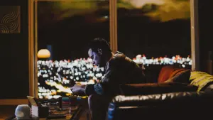 Задник до фильму"Ми всі незнайомці" #503764