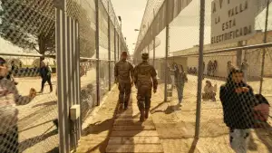 Задник до фильму"Одна битва за іншою" #797374