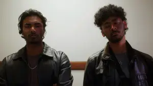 Задник до фильму"She Cries Murder" #777325