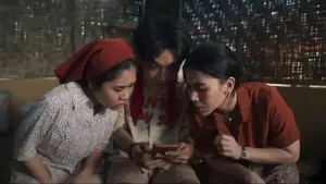 Задник до фильму"Sosok Ketiga: Lintrik" #781075