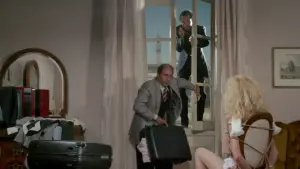 Задник до фильму"Буркотун" #494948