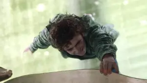 Задник до фильму"A Hero