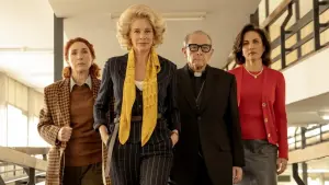 Задник до фильму"Явища" #445553