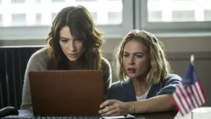 Задник до фильму"Поза юрисдикцією" #597711