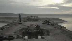 Задник до фильму"Мирні люди" #403396