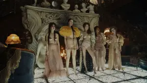 Задник до фильму"Бідолашні створіння" #584148