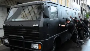 Задник до фильму"Рейд: Спокута" #676003