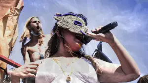 Задник до фильму"Soulèvements" #783404