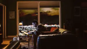 Задник до фильму"Ми всі незнайомці" #189632