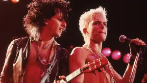 Задник до фильму"Billy Idol Should Be Dead" #764422