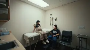 Задник до фильму"Serious People" #782037