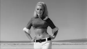 Задник до фильму"Вбий, вбий їх, кицька!" #467257