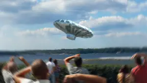 Задник до фильму"Фіаско: Хлопчик на повітряній кулі" #675748