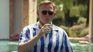 Задник до фильму"Ножі наголо: Скляна цибуля" #592397