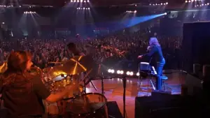 Задник до фильму"Майже знамениті" #695421