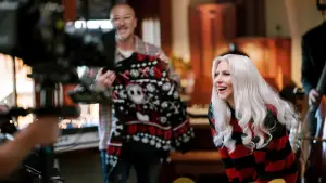 Задник до фильму"«Carpool Karaoke: Різдво з “Автокараоке”»" #678411