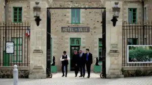 Задник до фильму"RN 72, à la conquête de l