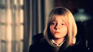 Задник до фильму"Дівчинка, що живе в кінці провулка" #408447