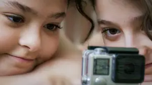 Задник до фильму"سه خواهر" #776871