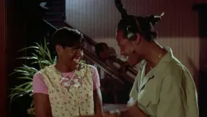 Задник до фильму"Не погрожуй Південному централу, попиваючи сік у себе в кварталі" #168000