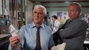 Задник до фильму"Голий пістолет: Із файлів поліційного відділку" #637907