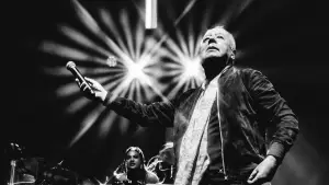 Задник до фильму"Simple Minds: Everything Is Possible" #807712