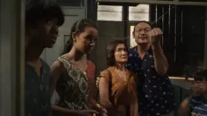 Задник до фильму"Keluarga Super Irit" #789392