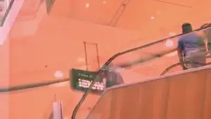 Задник до фильму"People Passing By" #807523