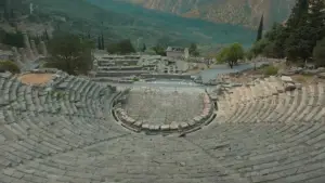 Задник до фильму"Delphes, nombril du monde" #774814