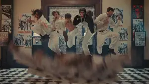 Задник до фильму"Роббі Вільямс: Better Man" #575462