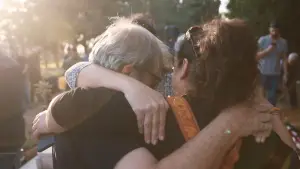 Задник до фильму"Holding Liat" #770795