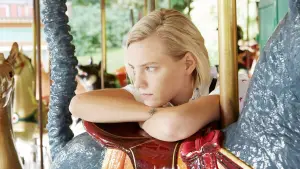 Задник до фильму"Нижче її губ" #772071