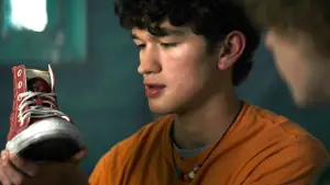 Задник до фильму"A Hero