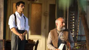 Задник до фильму"Лефтер: Професор футболу" #617337