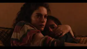 Задник до фильму"Τελευταία κλήση" #767189