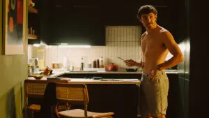 Задник до фильму"Ми всі незнайомці" #189628