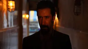 Задник до фильму"Святим тут не місце" #335949