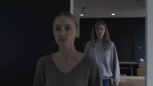 Задник до фильму"Рука, що гойдає колиску" #582863