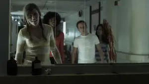 Задник до фильму"Поворот не туди 4: Кривавий початок" #793651