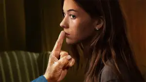 Задник до фильму"The Girl Who Escaped: The Kara Robinson Story" #893177