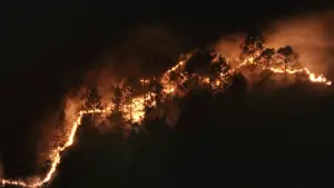 Задник до фильму"जुगनूमा" #783268