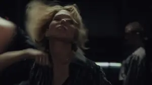 Задник до фильму"Звір" #755984