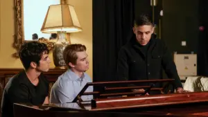 Задник до фильму"Червоний, білий та королівський синій" #178943