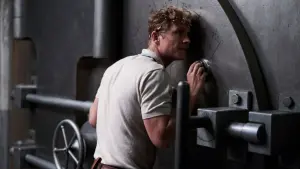 Задник до фильму"Армія злодіїв" #257948