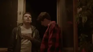 Задник до фильму"Надто Близько" #476833