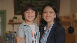 Задник до фильму"Senin Harga Naik" #765279