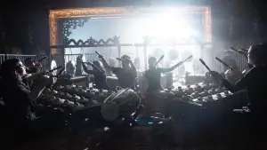 Задник до фильму"How It Is" #800490