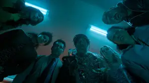 Задник до фильму"Удачі, веселися, не вмирай" #523397