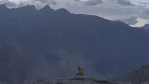 Задник до фильму"REO: The Dangerous Peak" #832545